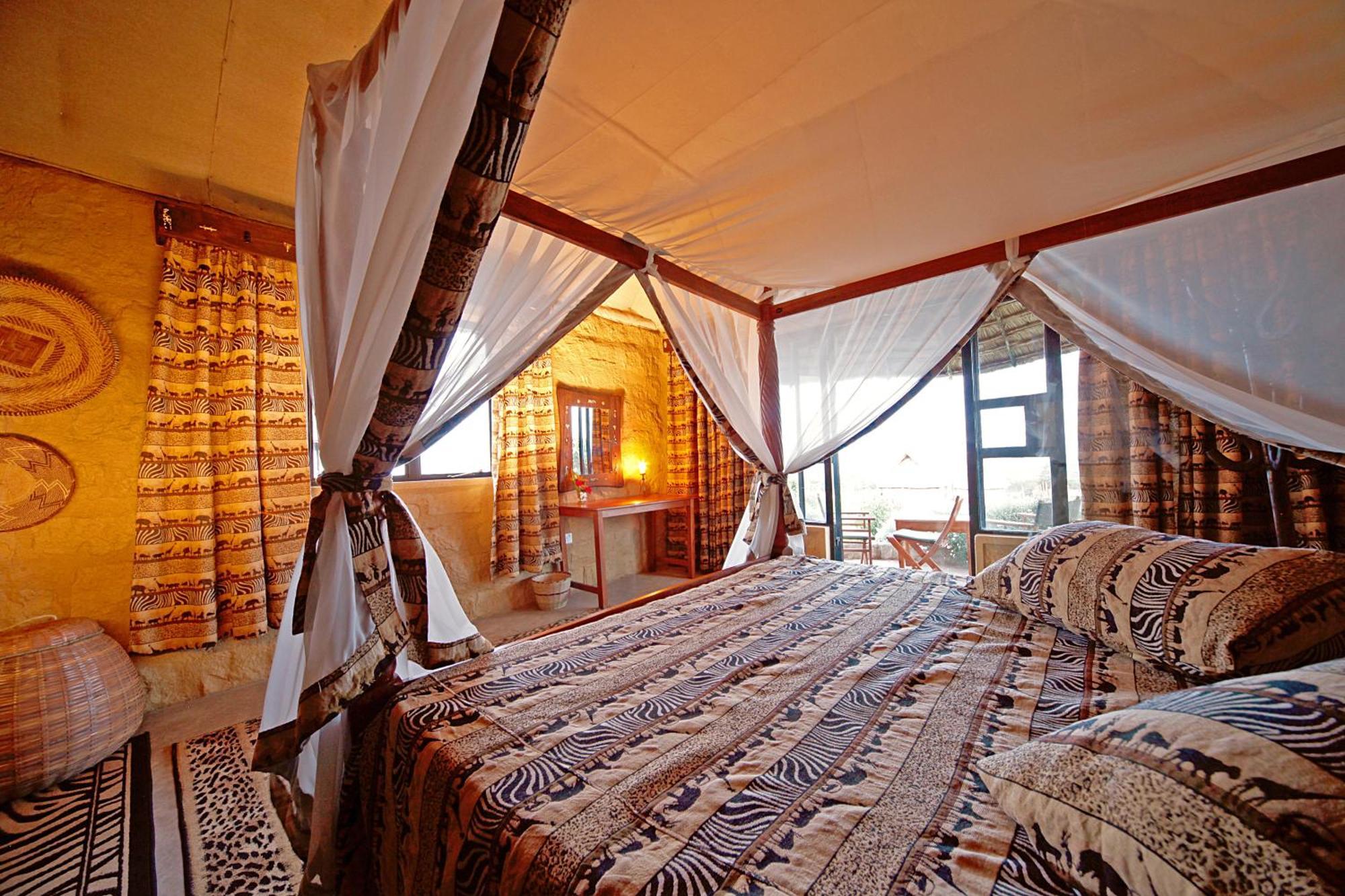 Rhino Watch Safarilodge Mweiga Exteriör bild