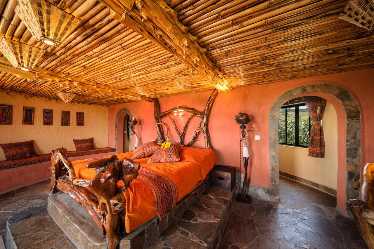 Rhino Watch Safarilodge Mweiga Rum bild