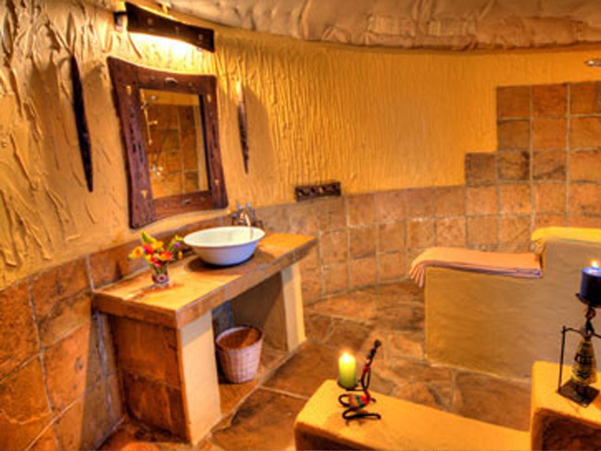 Rhino Watch Safarilodge Mweiga Rum bild