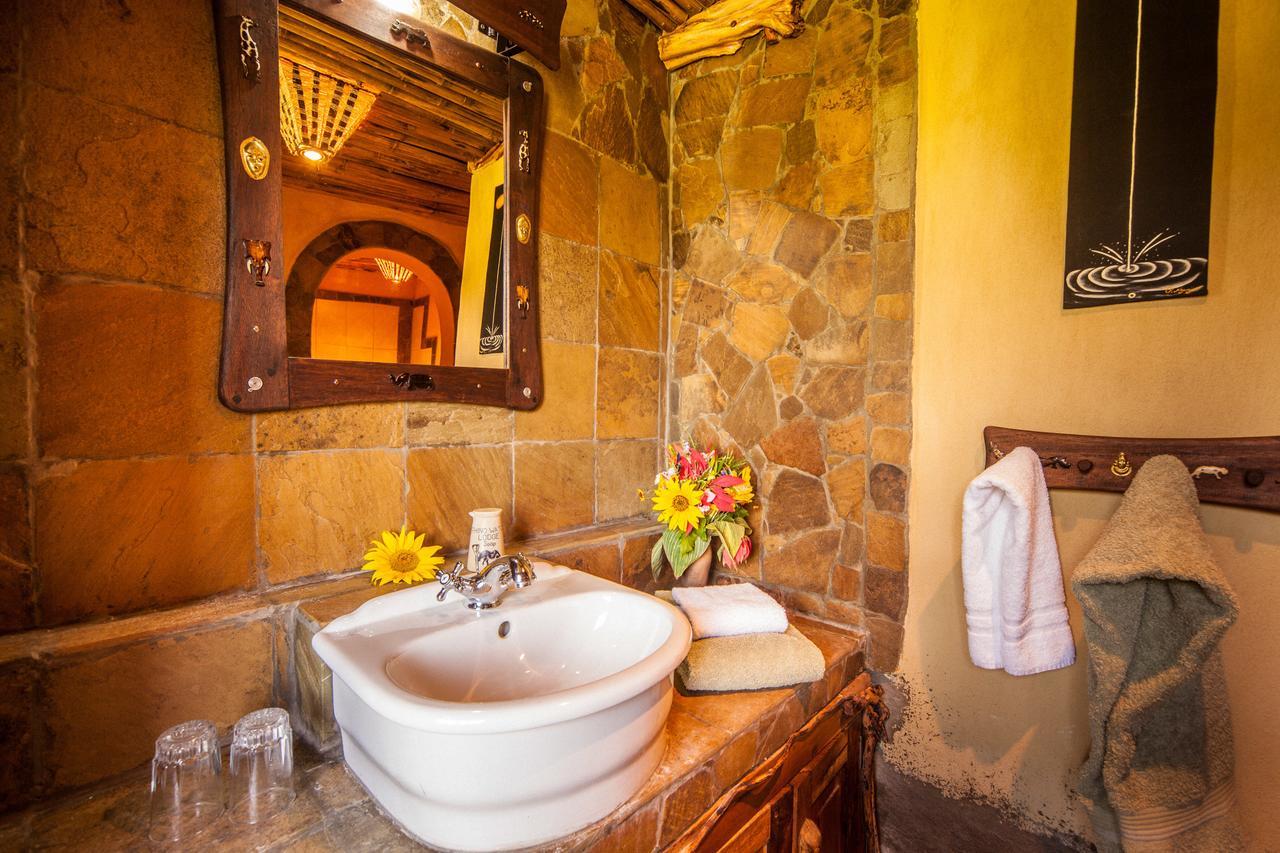 Rhino Watch Safarilodge Mweiga Rum bild