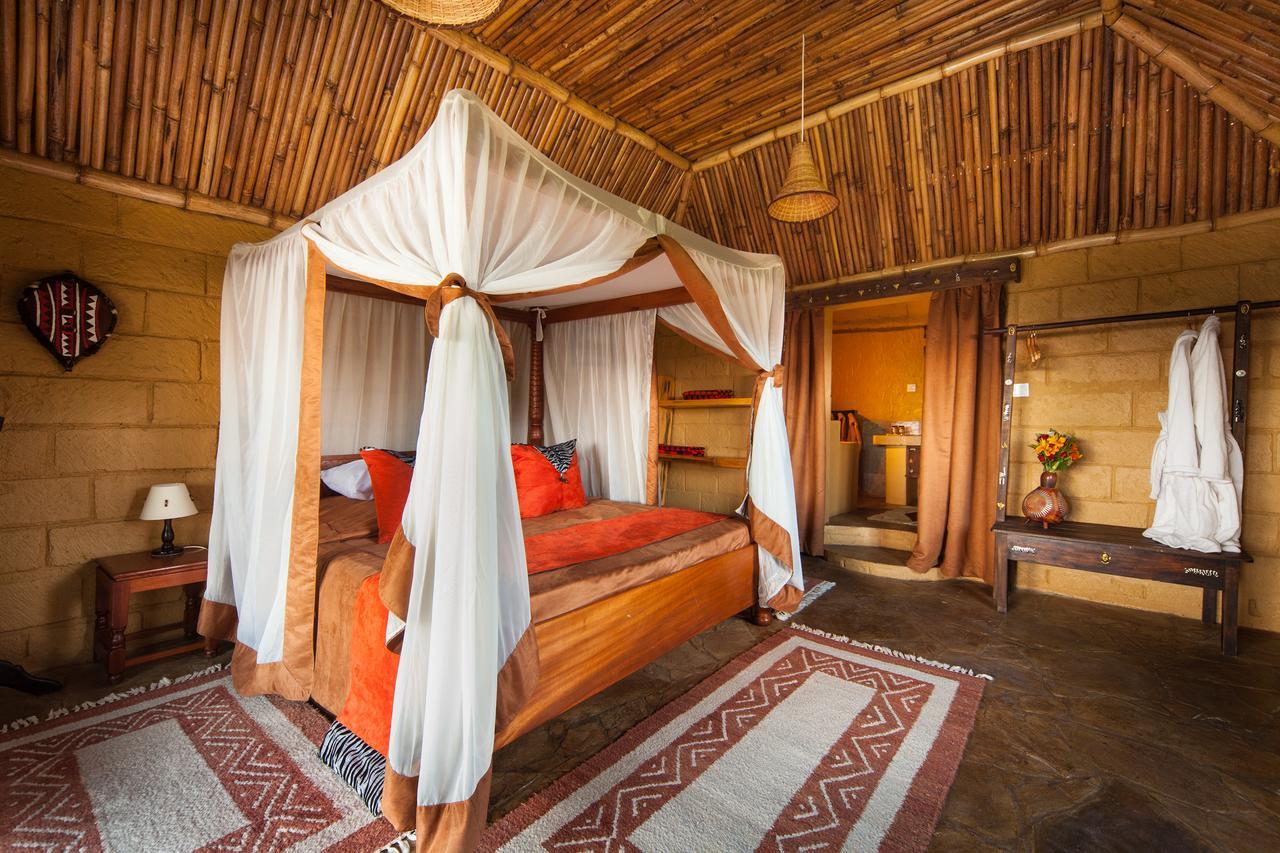 Rhino Watch Safarilodge Mweiga Exteriör bild
