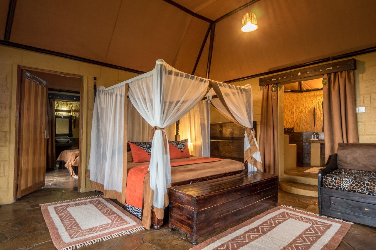 Rhino Watch Safarilodge Mweiga Exteriör bild