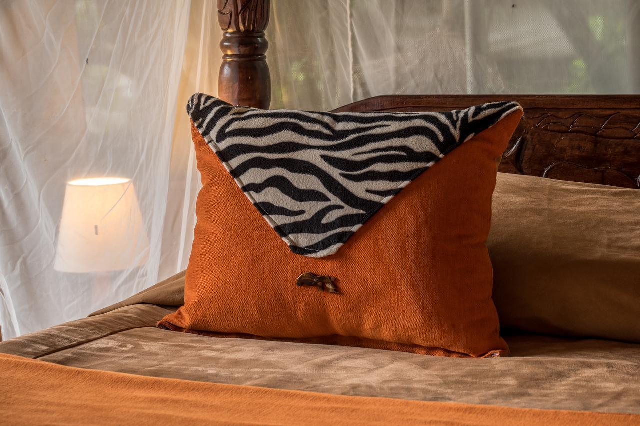 Rhino Watch Safarilodge Mweiga Exteriör bild