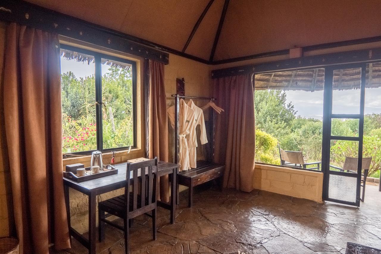 Rhino Watch Safarilodge Mweiga Exteriör bild