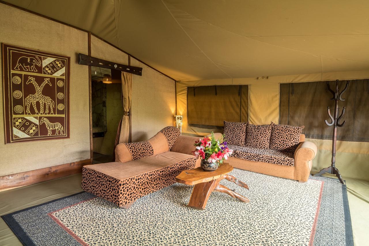 Rhino Watch Safarilodge Mweiga Exteriör bild