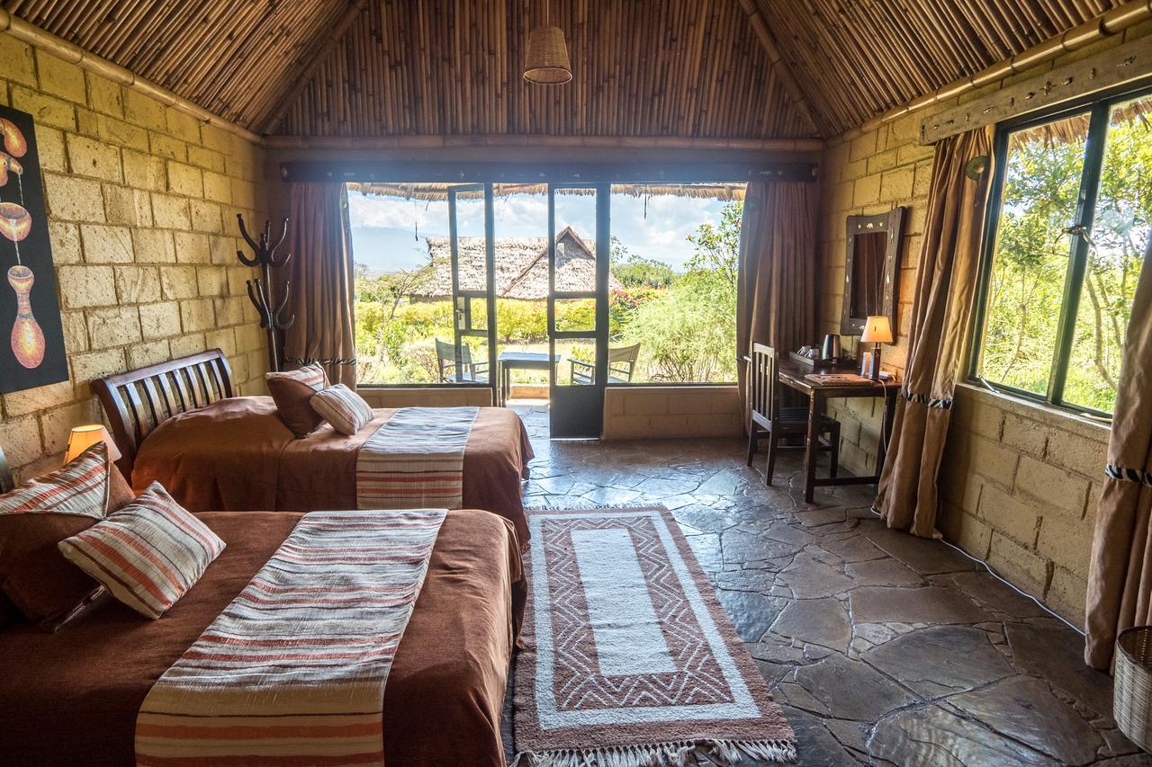 Rhino Watch Safarilodge Mweiga Exteriör bild